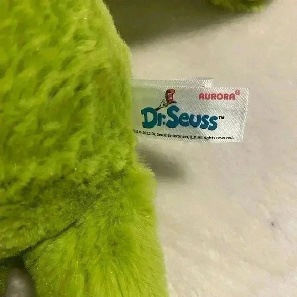 16” Aurora How the Grinch Stole Christmas 2022 Dr Suess Stuffed Animal plush toy - Picture 6 of 6